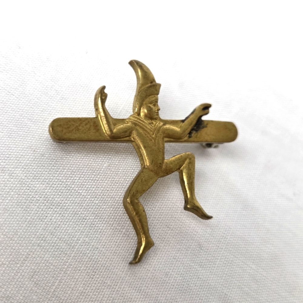 Vintage 60s Brownies Girl Guides Brass Pixie Promise Badge Pin Brooch